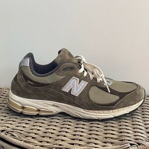 New Balance 2002R “Olive” M2002RHN Size 10.5